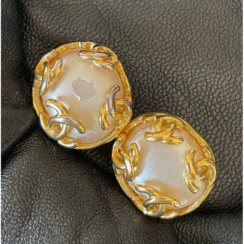 Chanel Vintage Golden Cc And Oval Pearl Earrings